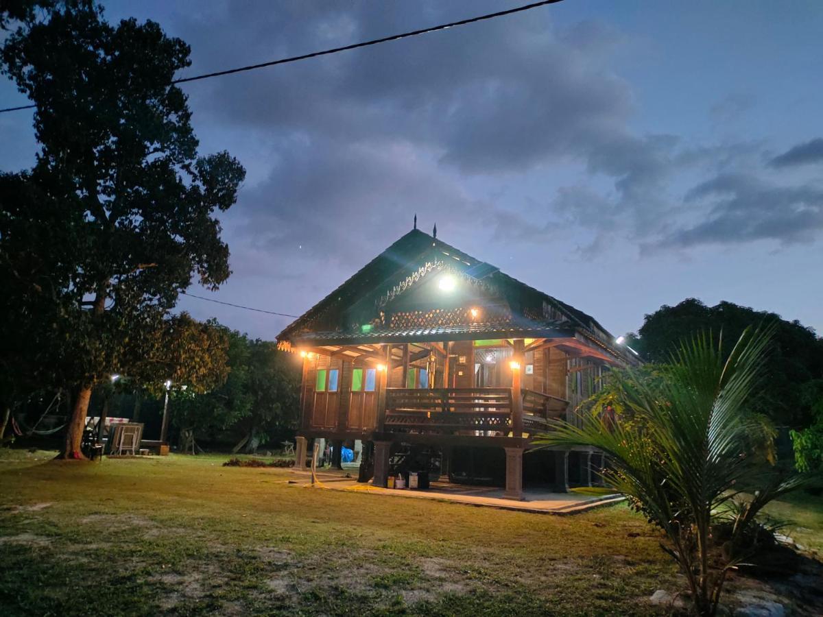 Homestay Kampung Den Kampong Jimah Exterior photo