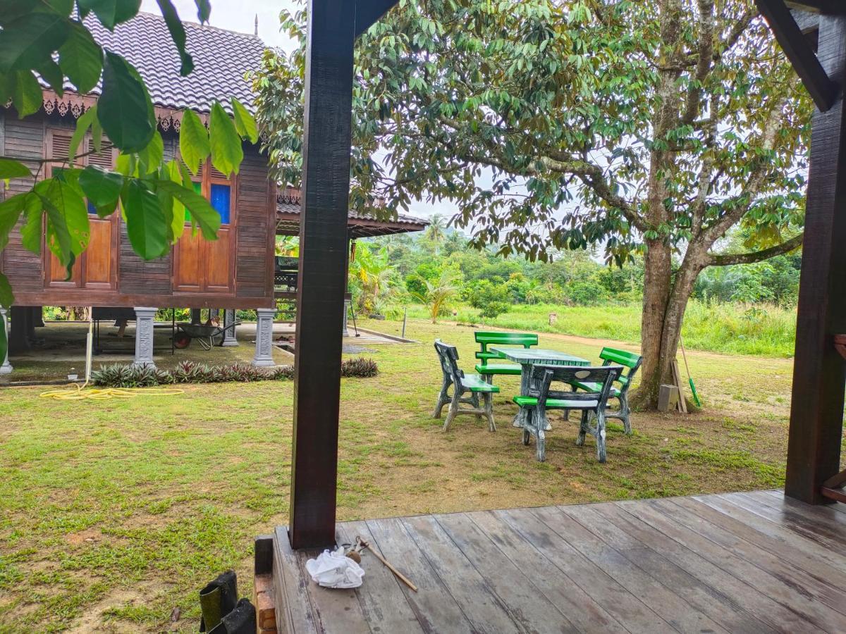 Homestay Kampung Den Kampong Jimah Exterior photo